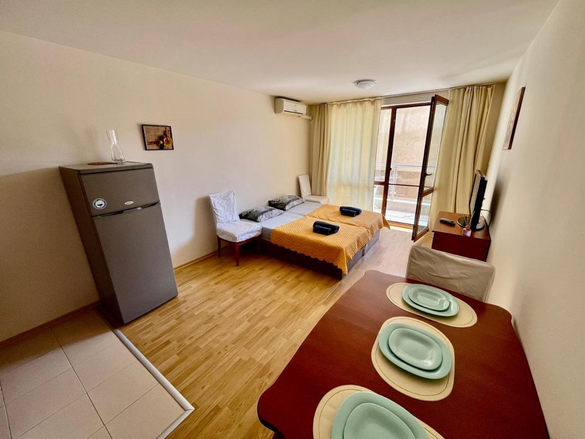 Alexandr Apartments Vigo Nesebar Bagian luar foto
