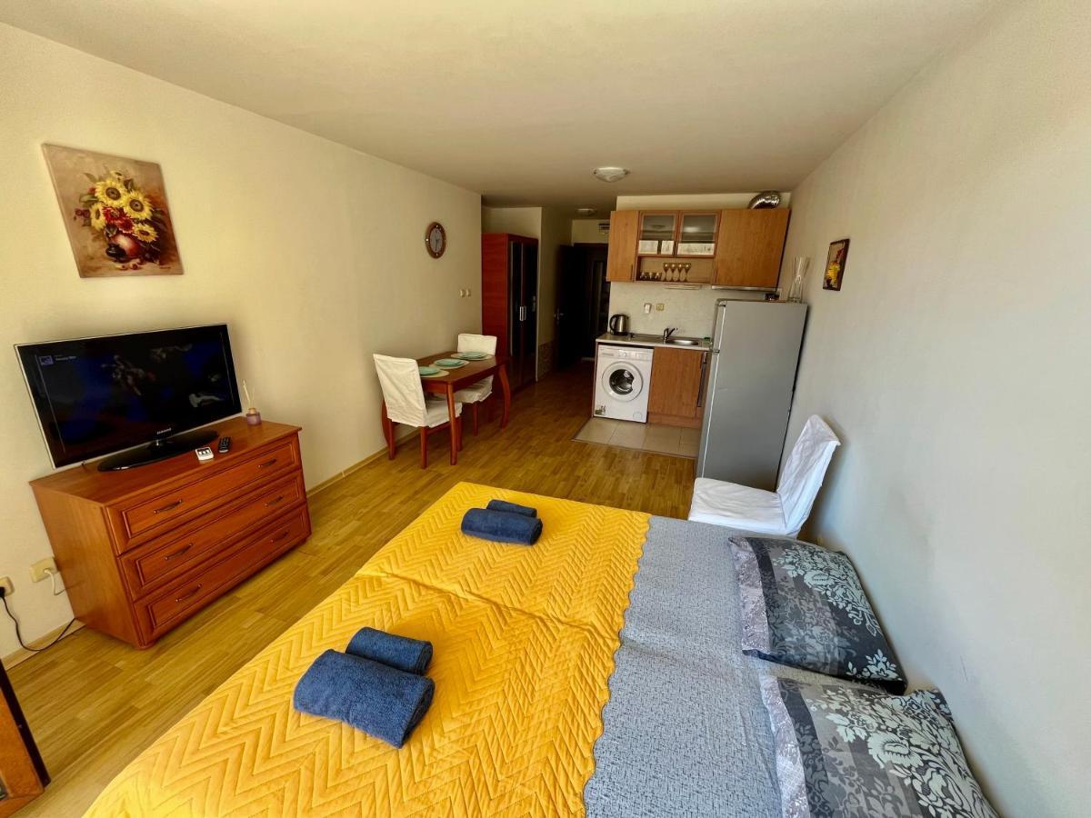 Alexandr Apartments Vigo Nesebar Bagian luar foto