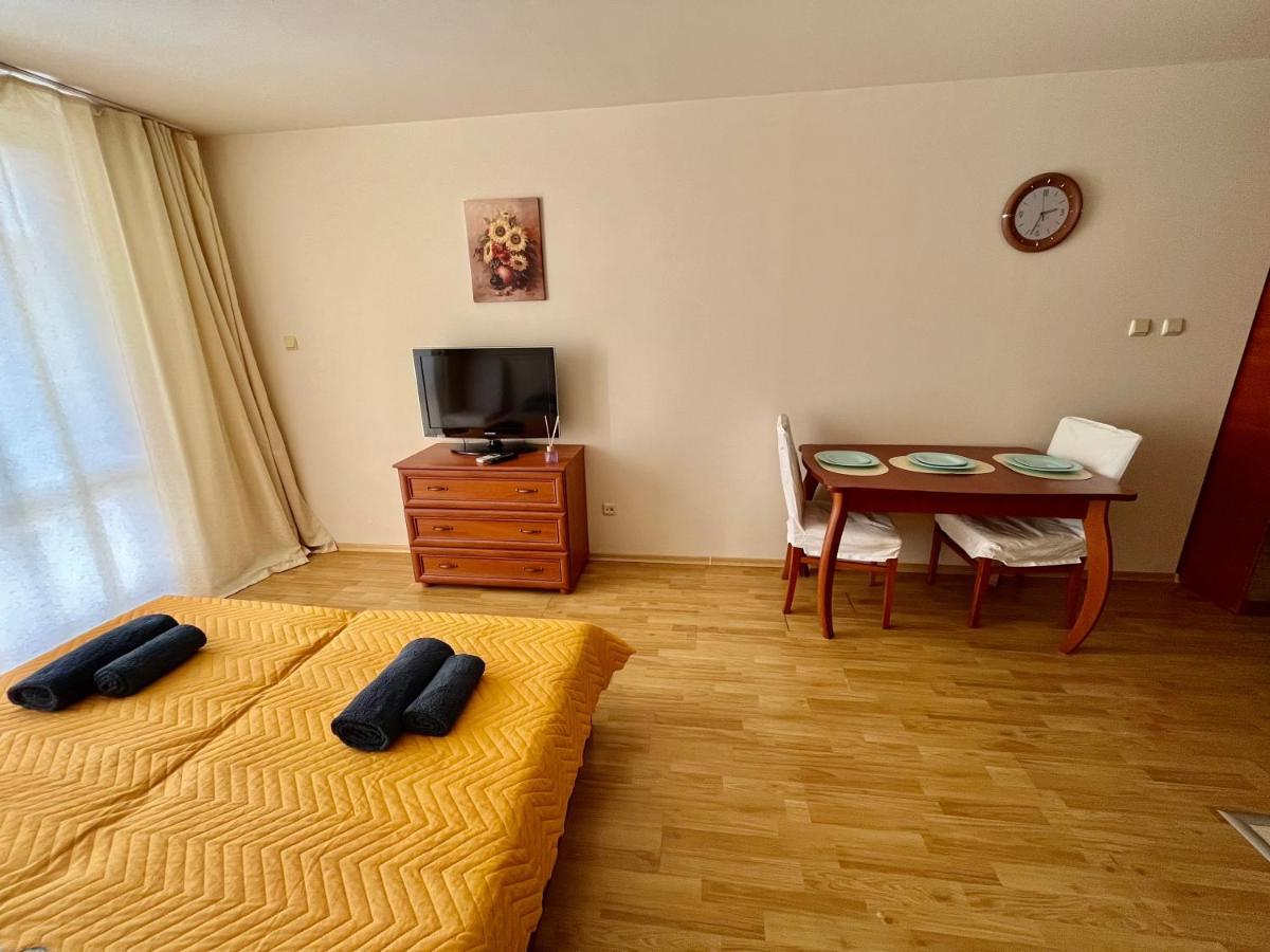 Alexandr Apartments Vigo Nesebar Bagian luar foto