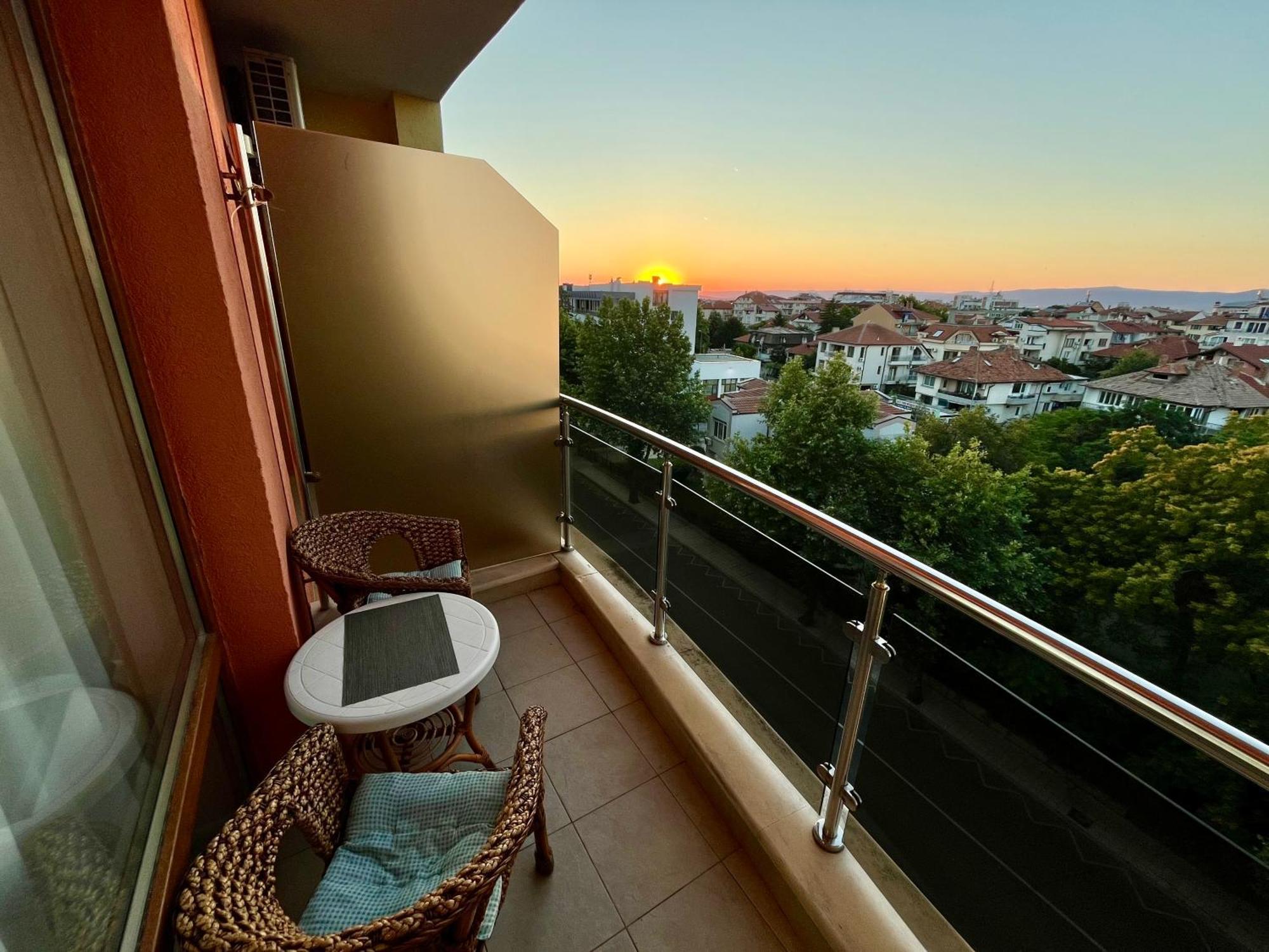 Alexandr Apartments Vigo Nesebar Bagian luar foto