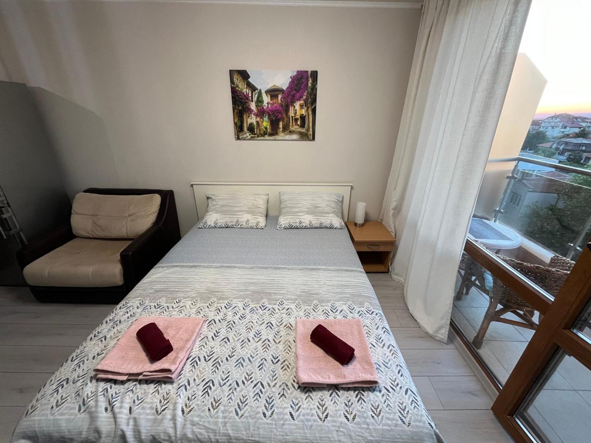 Alexandr Apartments Vigo Nesebar Bagian luar foto