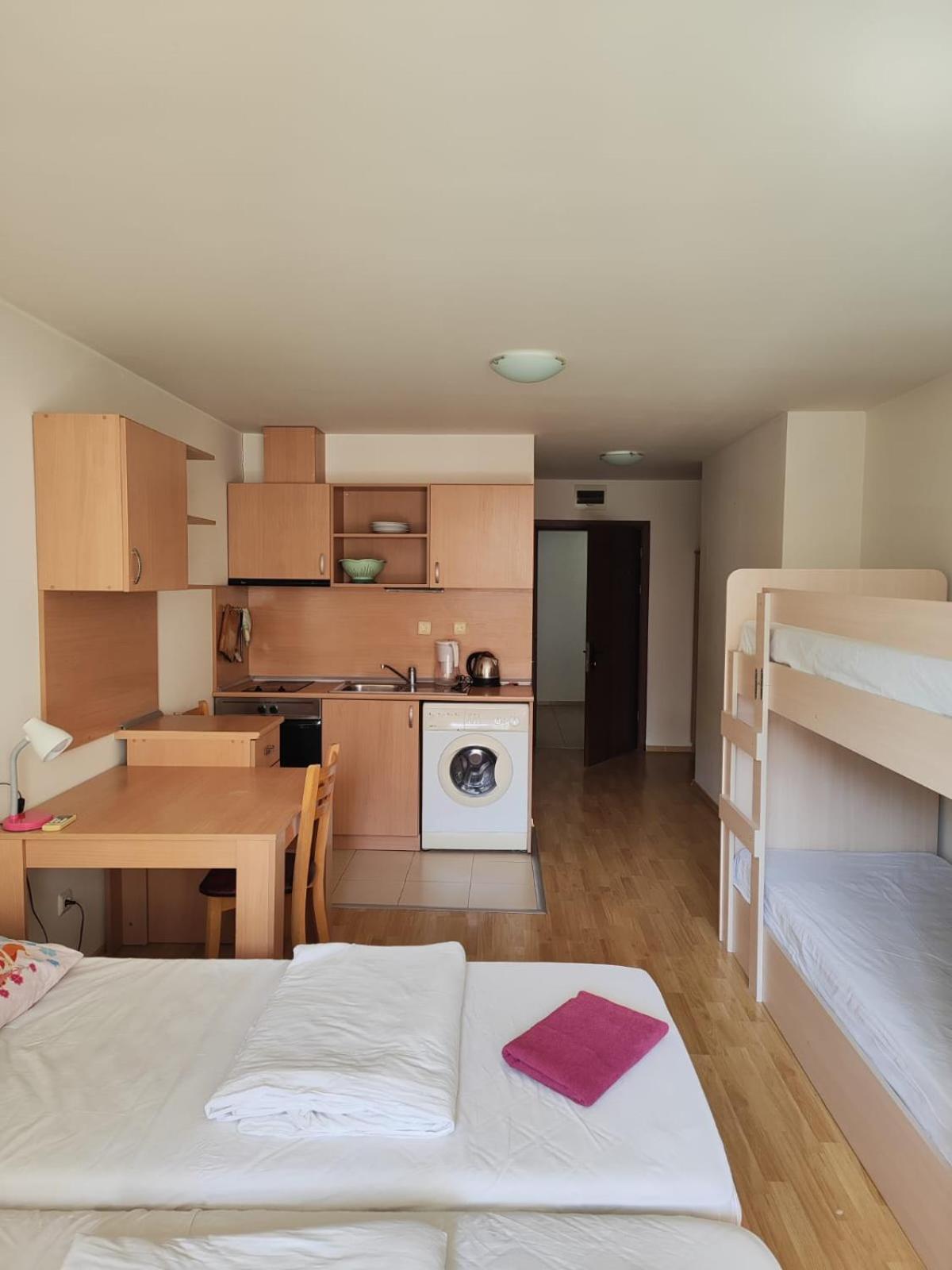 Alexandr Apartments Vigo Nesebar Bagian luar foto